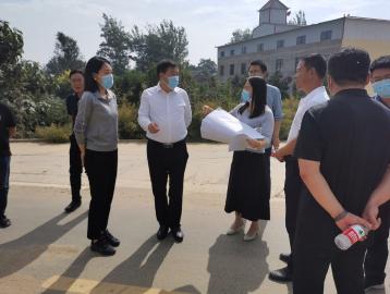 市自然资源和规划局党组书记、局长刘林波带队深入乡镇基层现场办公